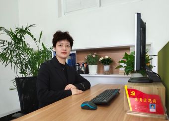 辅导员--杨宏
