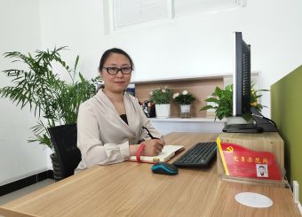 辅导员--李秀梅