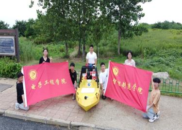 必赢电子游戏电子平台“睿海”1号无人艇在合肥市塘西河公园水域开展实地区域巡逻测试